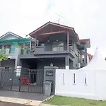 OYO 90476 Casa Azlinda Muslim Homestay I